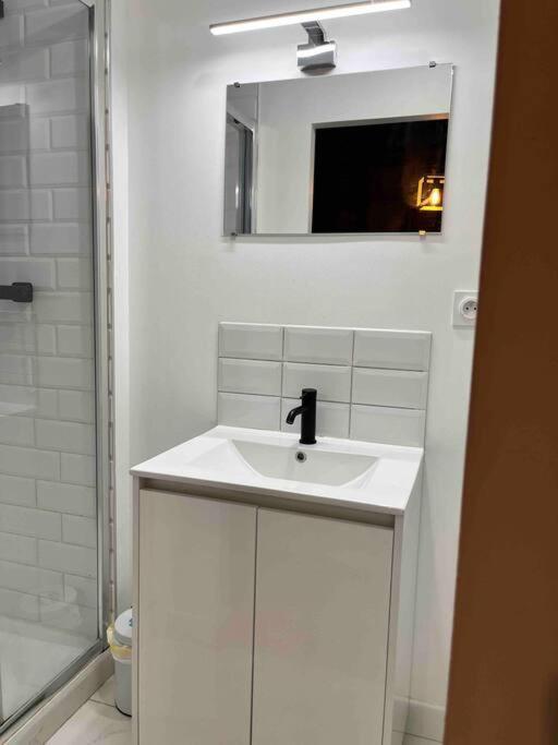 2 Flat * Tolosa